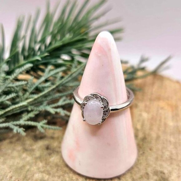 Beautiful Nature White Chalcedony Flower Band Adjustable Ring - Picture 10 of 10